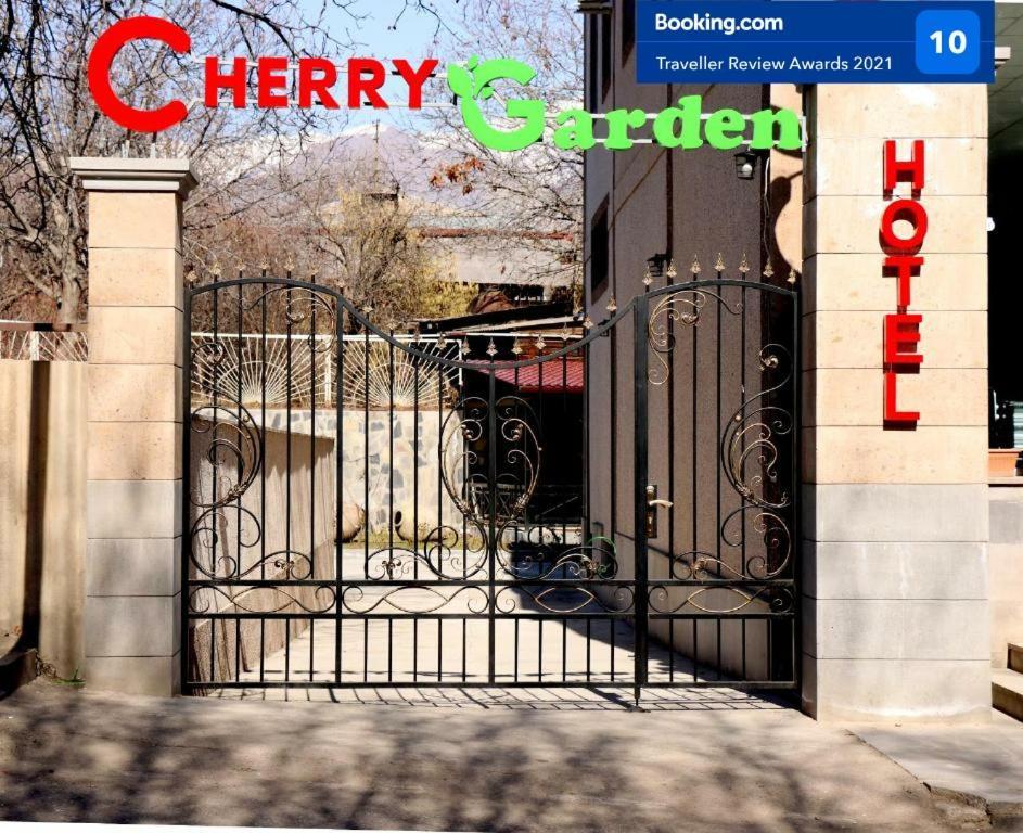 Cherry Garden Boutique Hotel Yeghegnadzor Luaran gambar