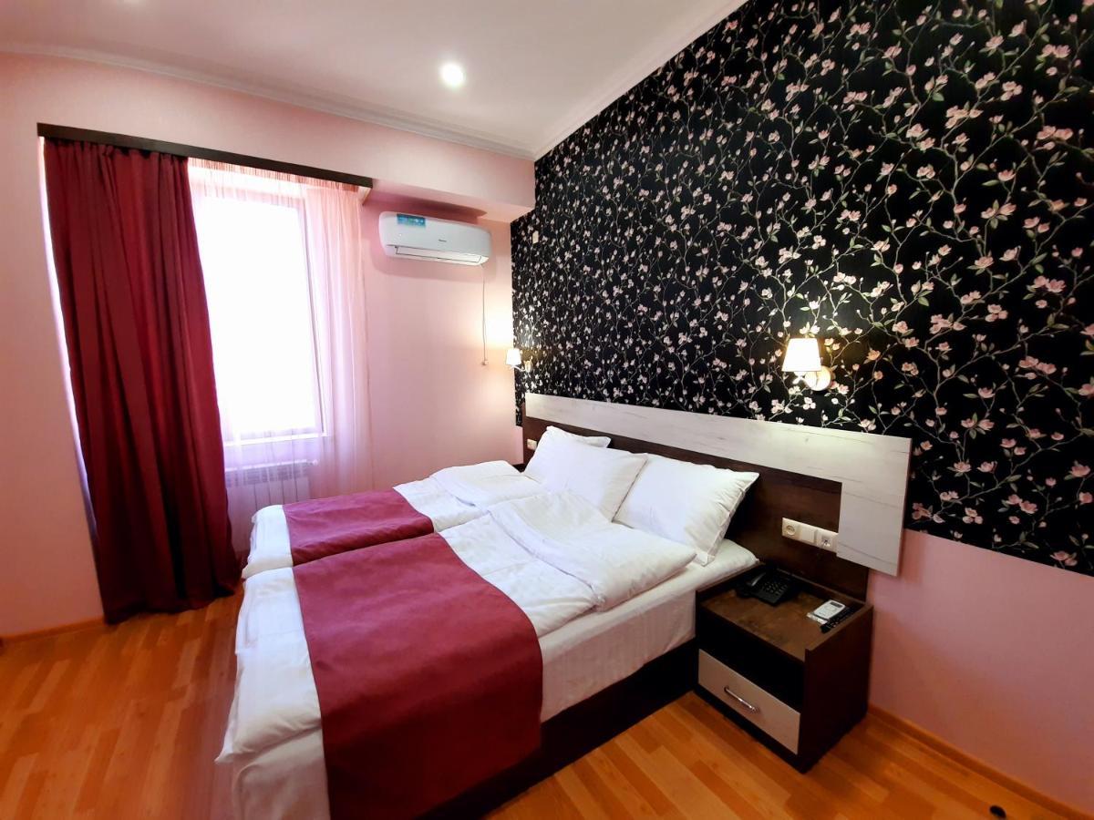 Cherry Garden Boutique Hotel Yeghegnadzor Luaran gambar